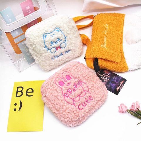 Borsa Porta Assorbenti In Peluche Di Lana Di Agnello Cartone Animato Pochette Mestruale Ricamata Piccolo Organizzatore Trucco