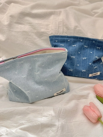 Trousse À Maquillage En Denim Avec Broderie Nœud Blanc Sac De Rangement À Grande Capacité Et Fermeture Éclair Pour Femmes