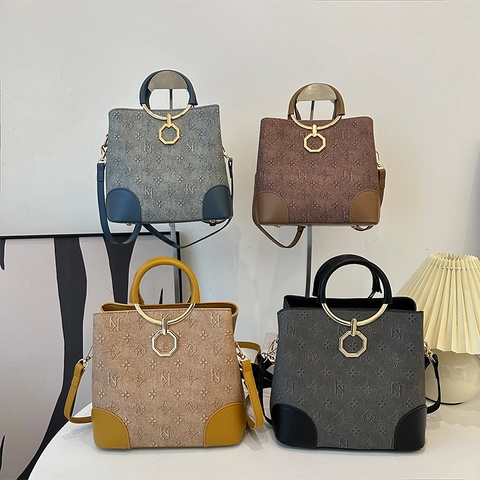 Sac Seau Vintage Monogramme Pour Femmes Sac À Main En Cuir PU Bandoulière Avec Poignée Anneau Métallique Versatile
