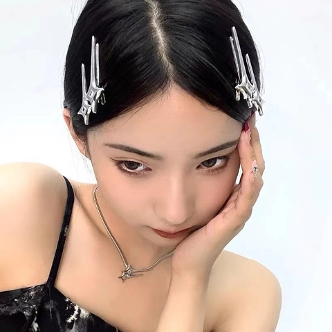 Sparkling Star Hair Clips Silver Color Alloy Zirconia Y2K Millennial Style Side Barrettes For Women
