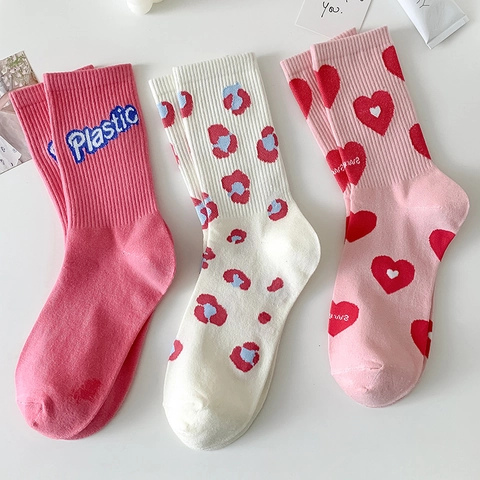 Damen Socken Baumwollmischung Crew Socken Herz Leopard Muster Buchstaben Stickerei Mode Strumpfwaren