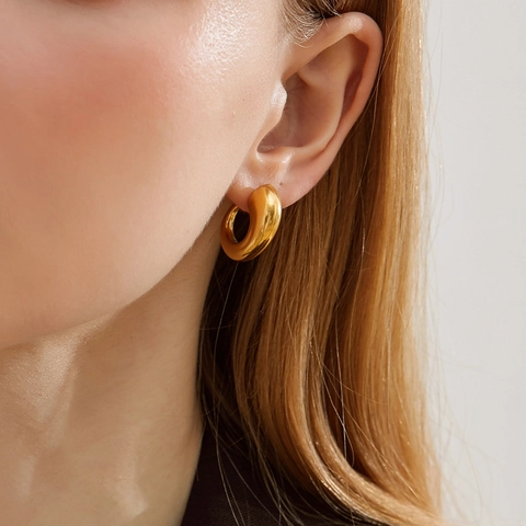 Orecchini a Cerchio a Corno Francesi Vintage Minimalisti Per Donna in Acciaio Inossidabile Placcato Oro 18K Geometrici Lucidi