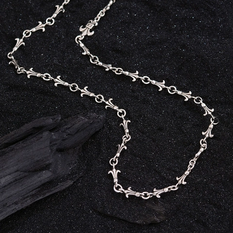 Vintage Fleur De Lis Cross Necklace Silver Plated Copper Chain Gothic Punk Style Jewelry For Women Elegant Minimalist Accessory