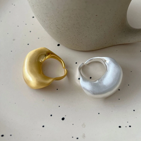 Anillo de Cobre Geométrico Minimalista Cepillado Chapado en Oro Plata Diseño de Arco Anillo Abierto Ajustable Joyería de Moda para Mujeres Hombres