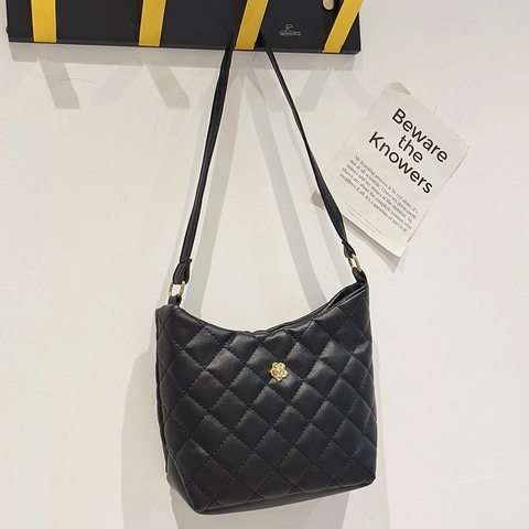 Women Quilted PU Leather Shoulder Bag Mini Bucket Underarm Handbag With Gold Flower Metal Buckle Elegant Fashionable
