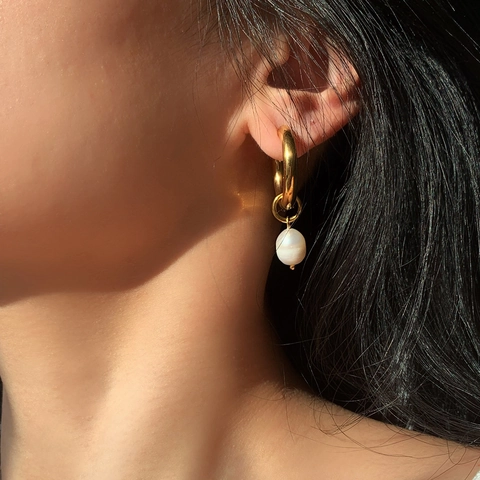 Französische Vintage Edelstahl Creolen Mit Künstliche Perle Anhänger 18K Vergoldet Elegante Damen Schmuck