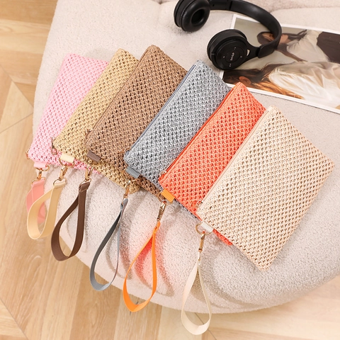Women Straw Woven Handheld Pouch Hollow Out Beach Wristlet Bag With Zipper Closure Summer Casual Fashion Clutch