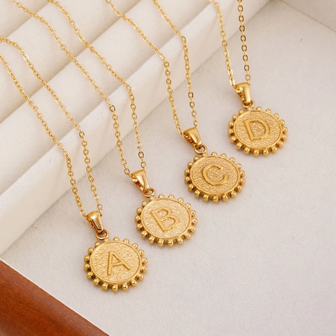 Collar Con Inicial De Letra Para Mujer Acero Inoxidable Chapado En Oro De 18K Colgante Redondo Textura Martillada Joyería