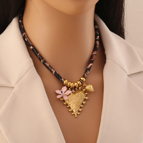 Vintage Leopard Print Cord Necklace For Women With Stainless Steel Sun Moon Flower Pendants Retro Clavicle Chain Jewelry