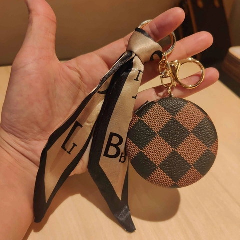 Porte-Clés Miroir De Maquillage Portable Rond Avec Housse En Cuir PU Et Ruban En Satin Accessoire De Charme De Sac À Motifs