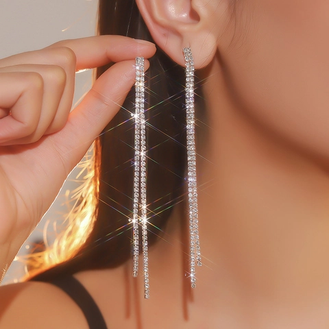 Lange Kwastje Oorbellen Dangle Strass Lineaire Drop Elegante Sieraden Voor Vrouwen Glanzende Bruiloft Feest Accessoire Met Oorknopje