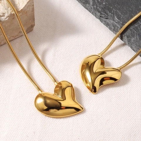 Collana con Pendente a Cuore 3D in Acciaio Inossidabile Placcato Oro 18K Stile INS Gioielli Minimalisti per Donna
