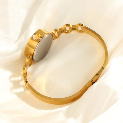 Elegante Orologio da Donna in Acciaio Inossidabile Oro Quadrante Rotondo Zirconia Intarsiato Cinturino Traforato Orologio al Quarzo
