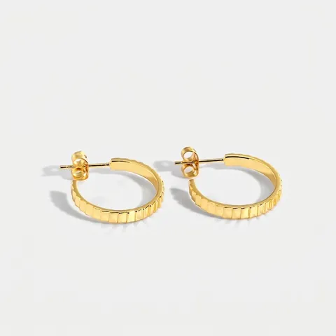 C-Vormige Creolen Met Tandwieltextuur Vergulde Koperen Sieraden Met 925 Sterling Zilveren Oorbelsteker Voor Dames