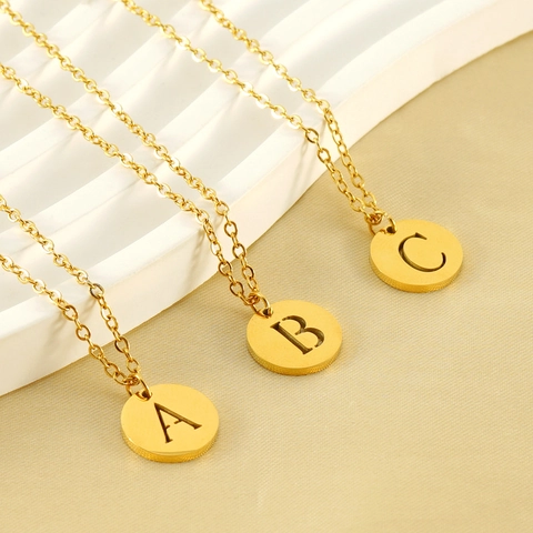 Collar Con Colgante De Letra Inicial Minimalista Acero Inoxidable Chapado En Oro De 18K Joyería De Alfabeto Para Mujer