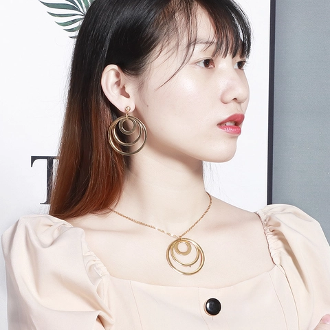 Interlocking Triple Circle Necklace And Earrings Stainless Steel Jewelry For Women Elegant Golden Hollow Round Design