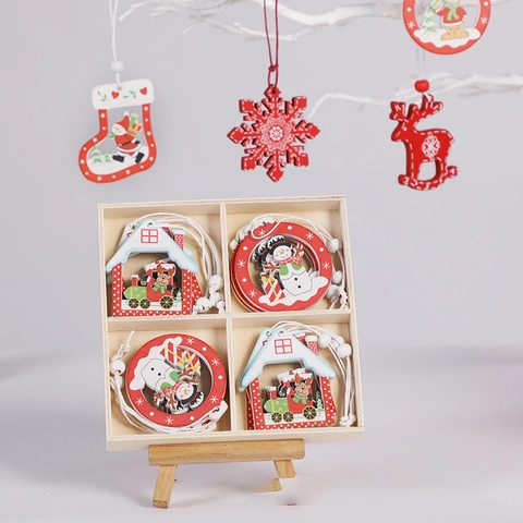 Wooden Christmas Ornaments Hanging Pendants Snowflakes Reindeer Tree Decoration Festive Holiday Home Decor Assorted Patterns