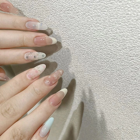 Almond Press On Nails Glossy Plastic Artificial Fingernails Sweet Floral Bows French Tips Gradient