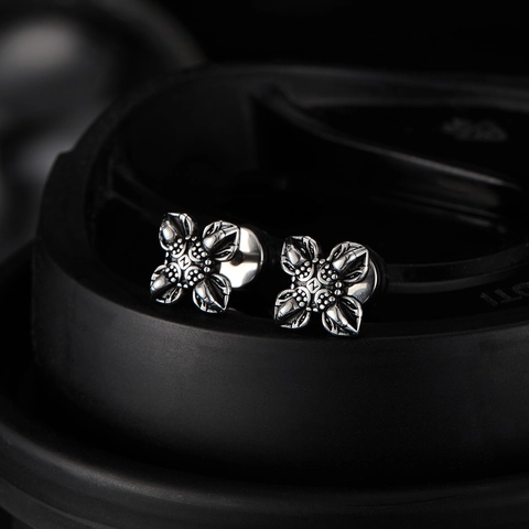 Vintage Stainless Steel Gothic Cross Vajra Stud Earrings Punk Distressed Silver Retro Earrings For Men Women Fashion Jewelry