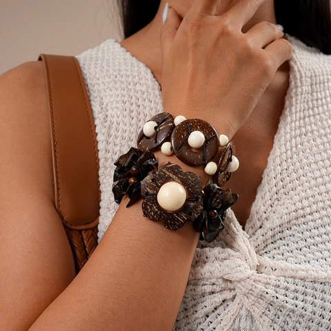 Bohemian Handmade Bracelet Natural Coconut Shell Wood Beaded Retro Ethnic Flower Shape Vintage Hand Jewelry Accessory