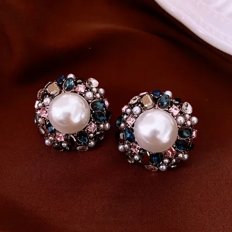 Vintage Round Artificial Pearl Earrings Alloy Rhinestone Crystal Palace Style Ear Studs With Silver Earring Post For Women