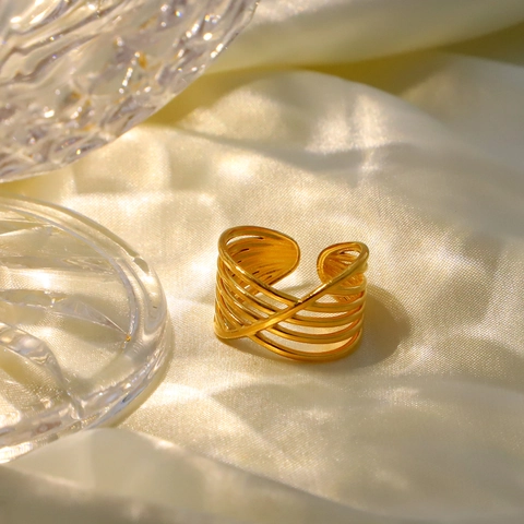 Damen INS-Stil Mehrschichtige Geometrische Überkreuzte Linien Verstellbarer Öffnung Edelstahl Gold Überzogener Ring Mode Schmuck
