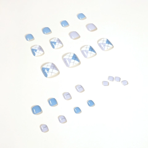 Morandi Blue White Press On Toenails Argyle Plaid Pattern Silver Glitter Lines Glossy Square False Toenails Removable Chic For Women