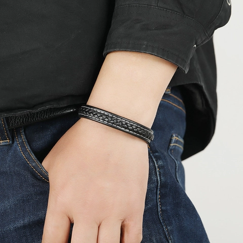 Men Braided PU Leather Bracelet With Alloy Magnetic Clasp Contrast White Stitching Punk Simple Style Hand Jewelry