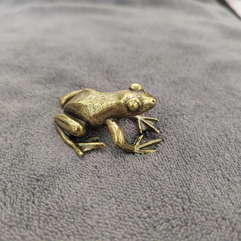 Vintage Solid Brass Frog Ornament Miniature Desktop Figurine For Office Tea Table Decor Retro Animal Sculpture