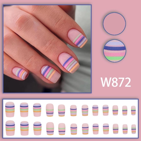 Matte Bunte Regenbogen Gestreifte Aufpressnägel Kurz Quadratisch Rund ABS Falsche Nägel Für Frauen