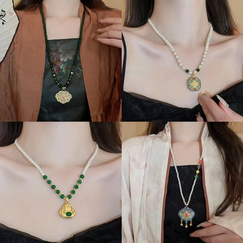 Vintage Chinese Style Necklace With Emerald Green Beads Artificial Pearl And Alloy Ruyi Lock Pendant For Women Hanfu Accessory
