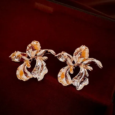 Irregular Flower Stud Earrings With Silver Earring Post Vintage Textured Iris Floral Metal Jewelry For Women