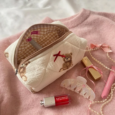 Süße Gesteppte Kosmetiktasche Mit Teddybär Print Große Kapazität Tragbarer Kulturbeutel Mit Schleifendekor