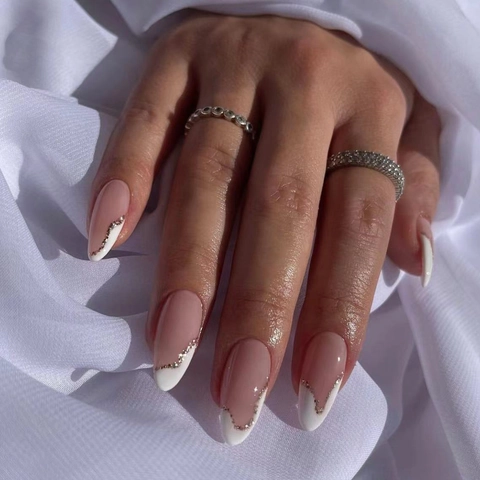 French Tip Press On Nagels Onregelmatige Amandelvorm Gouden Glitter Nude Roze Kunstnagels Voor Dames