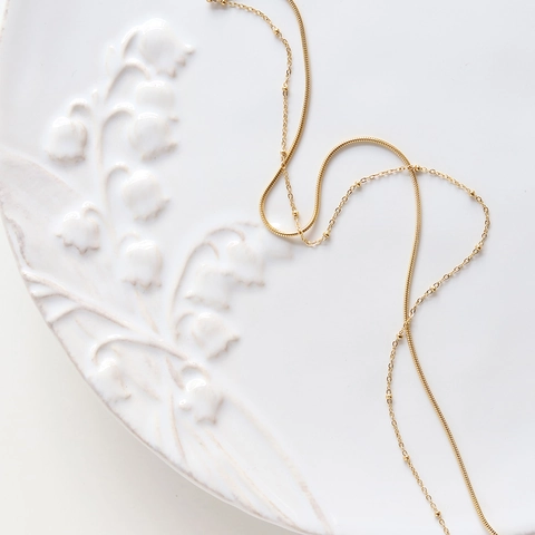 Collana A Doppio Strato Acciaio Al Titanio Placcato Oro 18K Catena A Serpente Minimalista E Catena Satellitare Elegante