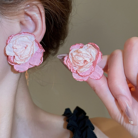 Large Stereoscopic Flower Clip-on Earrings Handmade Lace Cloth Alloy Romantic Vacation Sweet Style Jewelry For Women