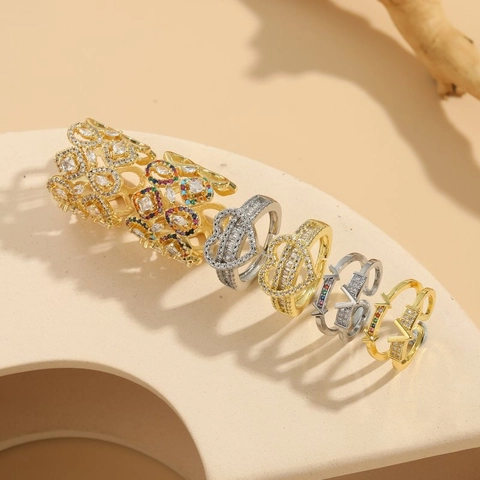 Anillo Abierto Geométrico de Circonia con Corazón para Mujer Lujo Ligero Chapado en Oro 14K Letra V Joyería de Nicho Anillo