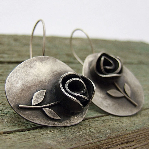Vintage Bohemian Rose Flower Leaf Relief Hook Earrings Antique Silver Color Alloy Metal Ethnic Style Asymmetric Jewelry