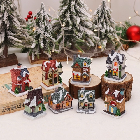 Casa del Villaggio di Natale LED Luminoso in Resina Sintetica Miniatura Capanna di Neve Ornamento da Tavolo per Decorazioni Natalizie