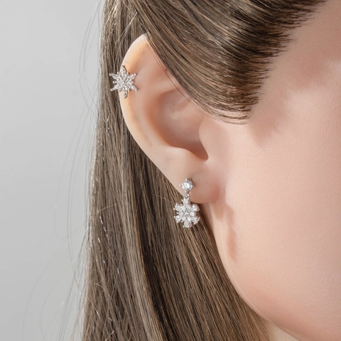 Snowflake Zircon Ear Cartilage Stud Titanium Steel Copper Screw Post Piercing Jewelry Winter Style Elegant For Women