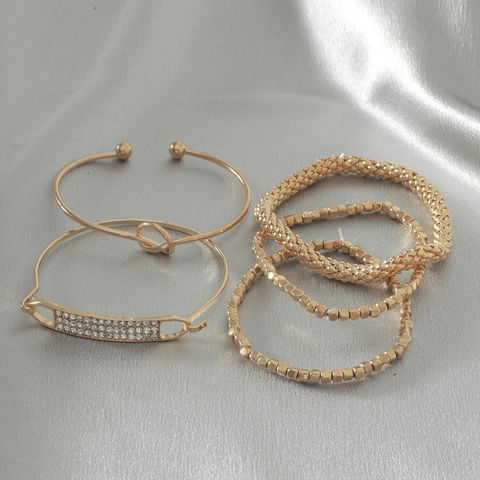 Vintage Gold Color Geometric Chain Bracelet Accessory With Rhinestone Hollow Out Multi Layer Women Retro Punk Alloy Jewelry