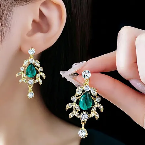 Set Di Gioielli Stile Palazzo Vintage Lega Resina Verde Goccia D'acqua Foglia Collana E Orecchini Con Perno In Argento