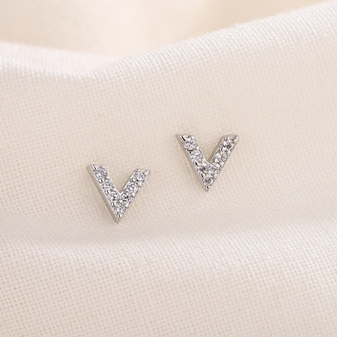 V-Vorm Knopoorbellen Koper Met Zirkonia Ingelegd Geometrische Exquise Minimalistische Mode Sieraden Voor Dames
