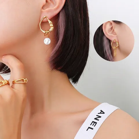 French Vintage Asymmetrical Irregular Hoops Earrings With 18K Gold Plated Titanium Steel And Shell Artificial Pearl Chain Drop For Women