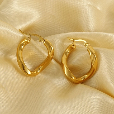 Unregelmäßige Herz-Ohrringe 18K Vergoldeter Edelstahl Gedrehte Creolen Luxus Ins-Stil Schmuck Für Frauen