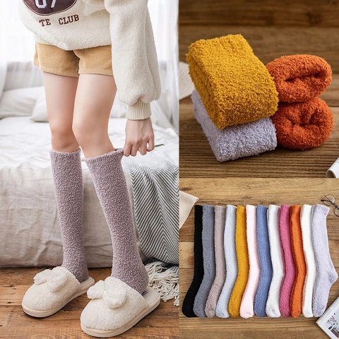 Chaussettes Longues En Polaire Corail Au-dessus Du Genou Épaisses Chaudes Bas De Sommeil Couleur Unie Douce Peluche Femmes