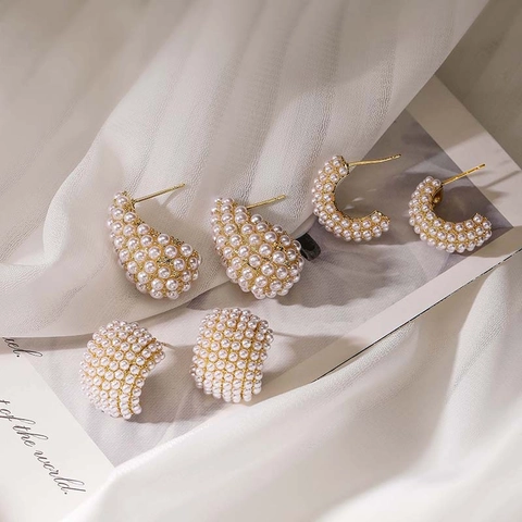 Boucles D'oreilles Künstliche Perles Cuivre Micro Inlay Forme C Goutte D'eau Géométrique Bijoux Élégants Pour Femmes Design Niche