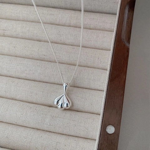 Collar con Colgante de Concha en Plata de Ley 925 para Mujer Elegante Textura Plisada Geométrica Joyería Fina Regalo