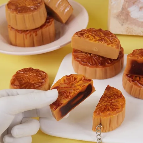 Realistic Artificial Mooncake Slice Model PVC Simulation Food Traditional Mid Autumn Festival Decor Photography Props Keychain