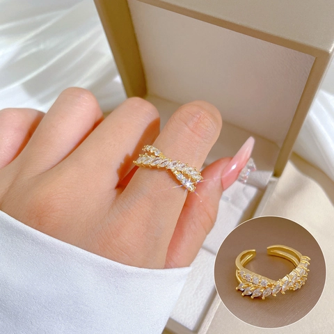 Elegante Anillo Cruzado De Varias Filas Latón Chapado En Oro Real Zirconia Marquise Forma Hoja Ajustable Joyería